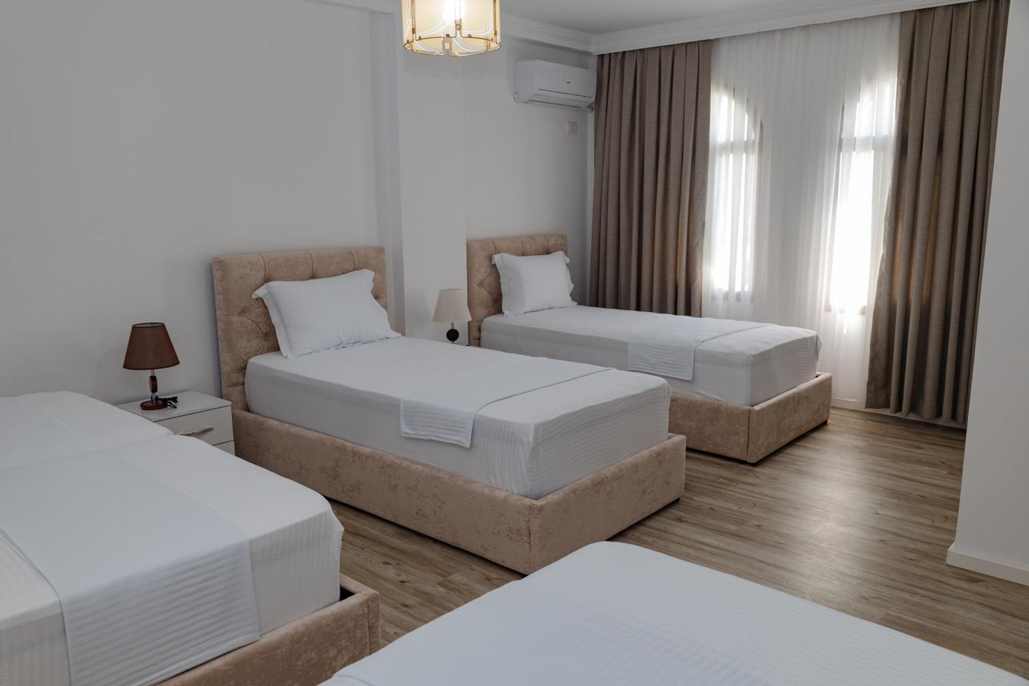Hotel Riviera Hotel-city Center